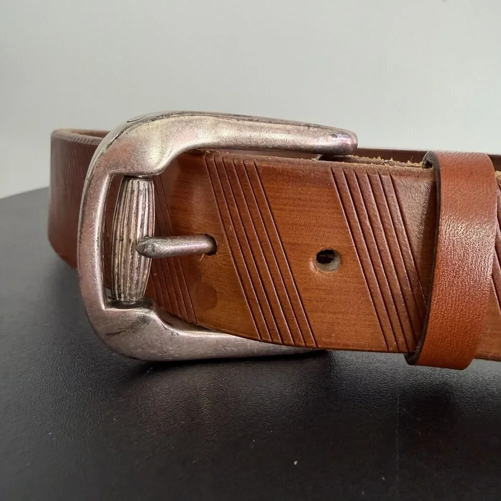 Torino Men’s Brown Genuine Leather Belt Size 32 Embossed Stripe Silver Buckle